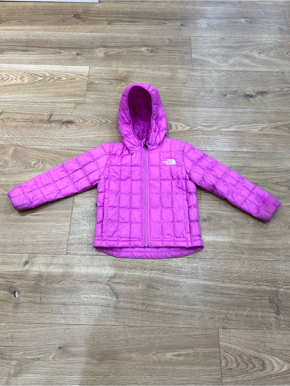 The North Face Girls' Pink Magenta Quilted Hooded Puffer Jacket Youth Size 3 - Picture 6 of 16
